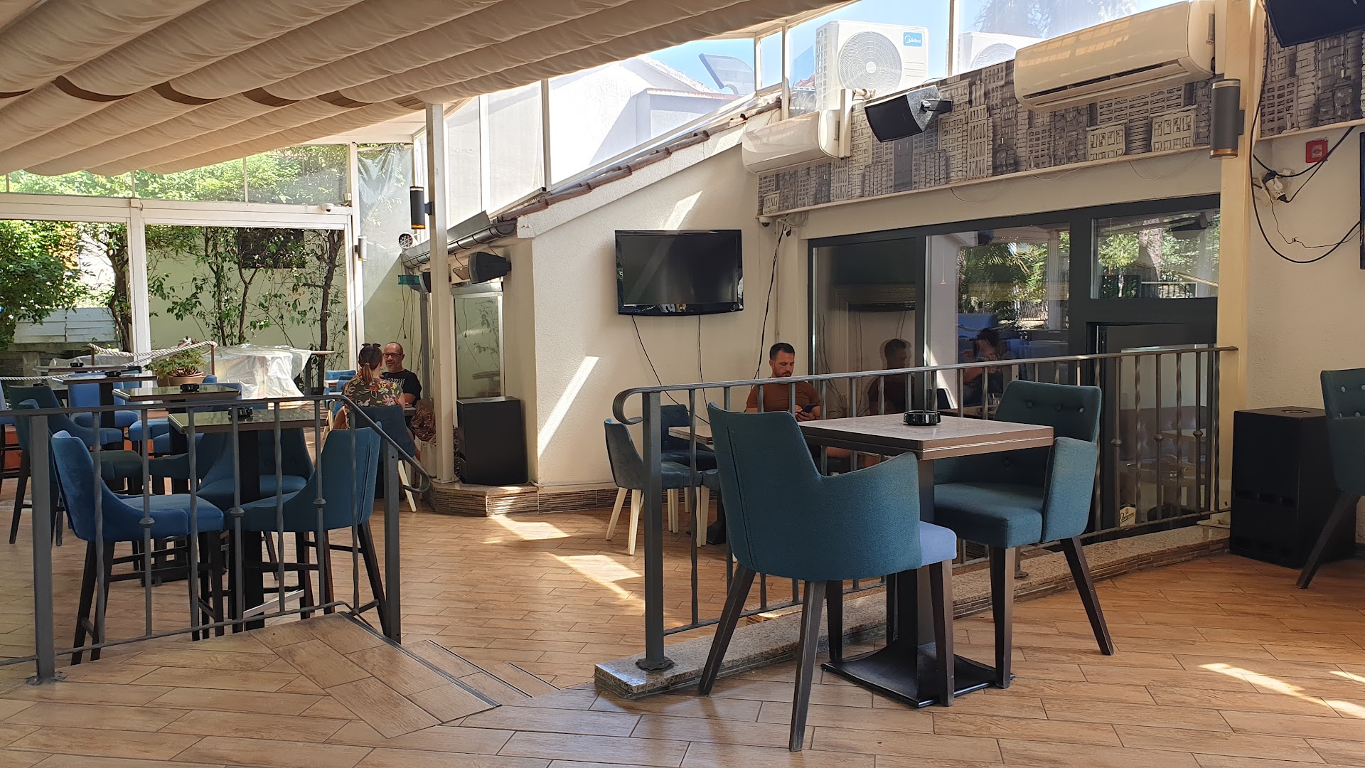 "Metropolis" Caffe Bar & Night Bar